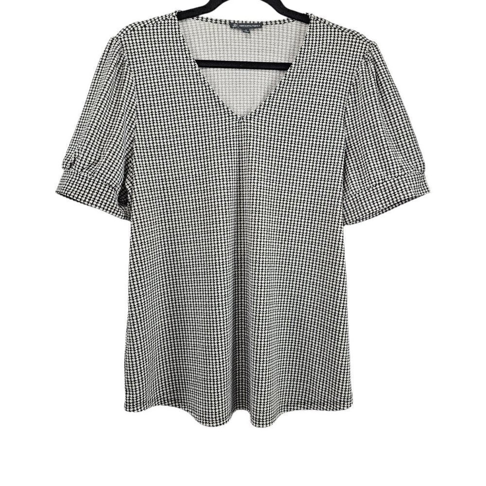 Adrianna Papell Houndstooth Short Sleeve V Neck Black And White Top